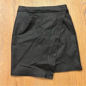 Windsor faux leather black skirt